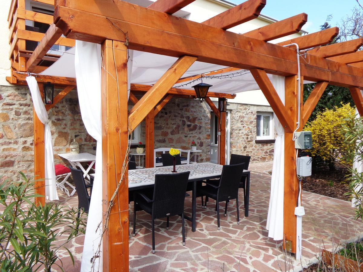 Fueloep Villa Apartmanhaz Balatonszepezd Exterior foto